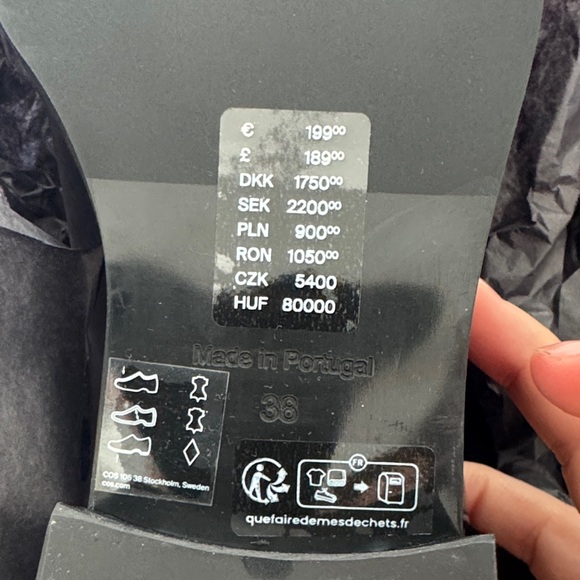 COS NEW Leather Chelsea Boots - Picture 8 of 8